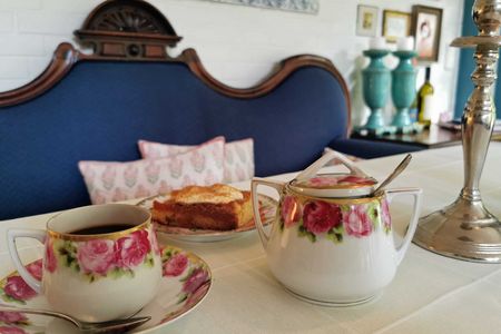 Gedeckter Tisch in einem Dithmarscher Landcafé