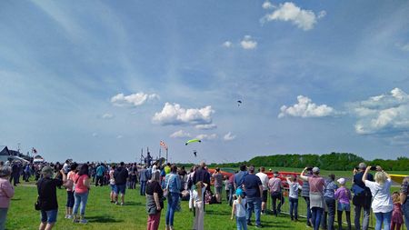 Gliders and light aircraft