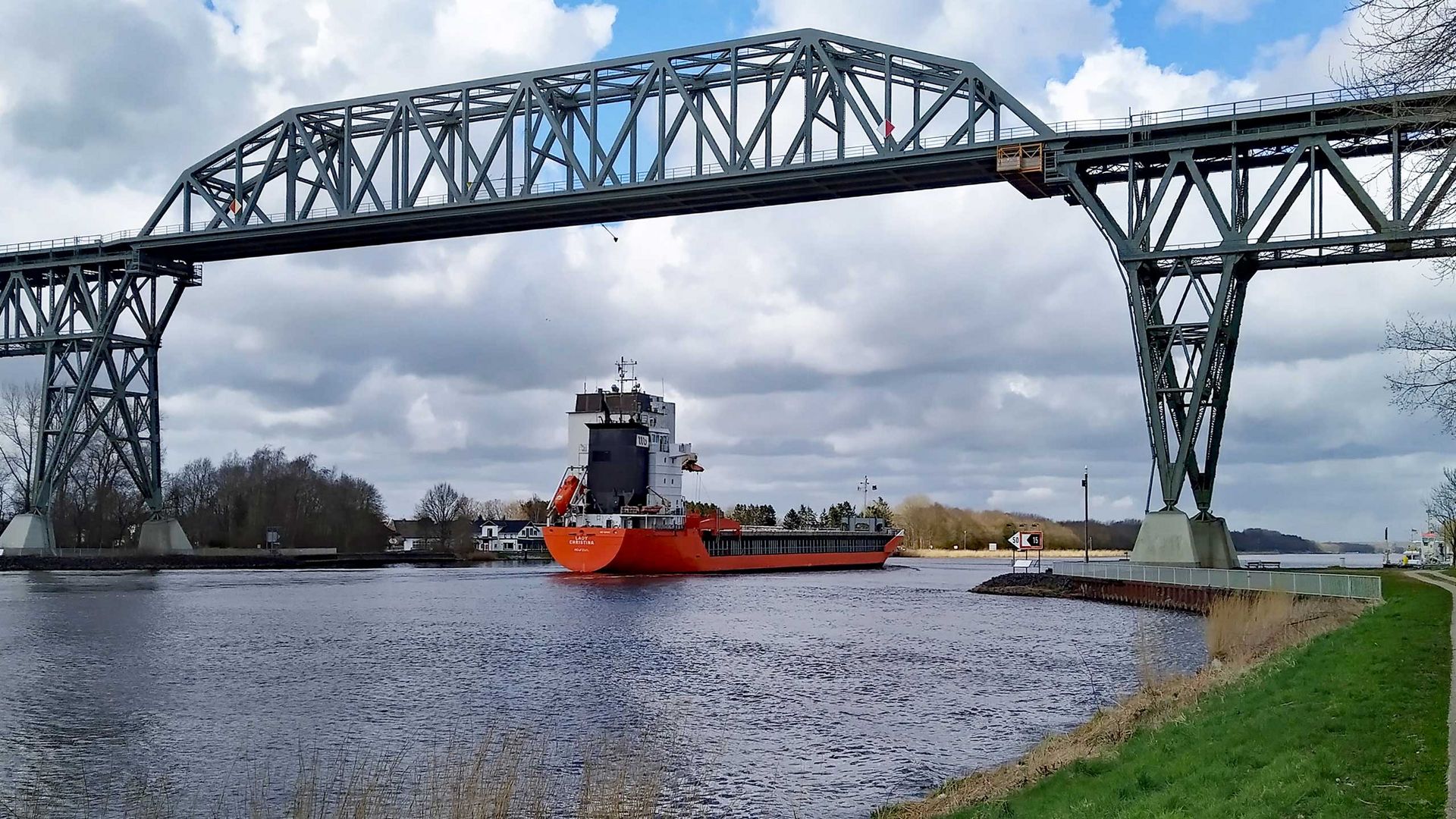 Die Eisenbahnbrücke bei Hochdonn